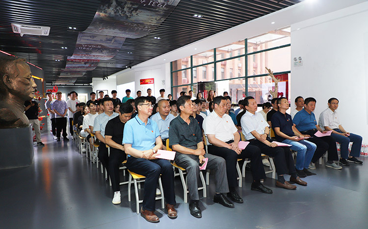 百年潮更阔·逐梦新征程——我校庆祝中国共产党成立100周年师生书画摄影与设计作品大展